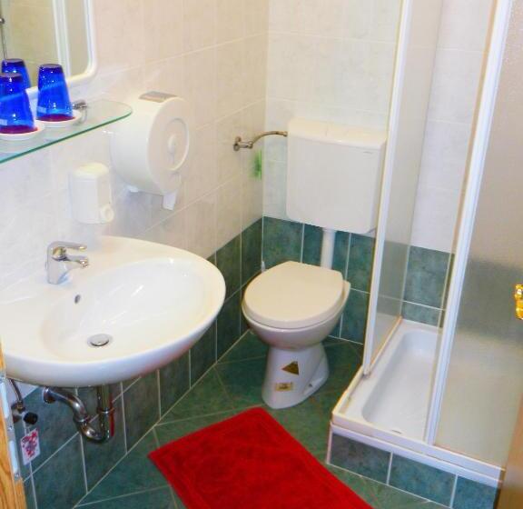 اتاق استاندارد سه نفره, Gostilna Stara Pošta