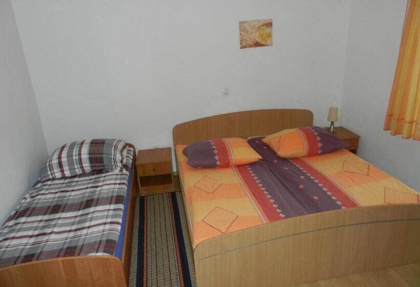 اتاق استاندارد سه نفره, Gostilna Stara Pošta