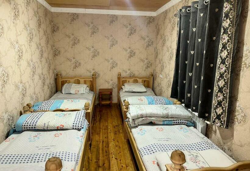 غرفة قياسية رباعية, Hayat Guesthouse Nuratau Mountains