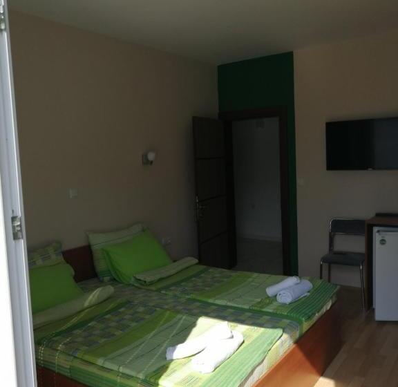 اتاق لوکس با بالکن, Villa Mimi