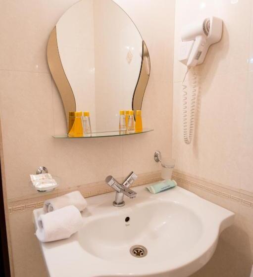 스탠다드 발코니 룸, Family Hotel Hebar