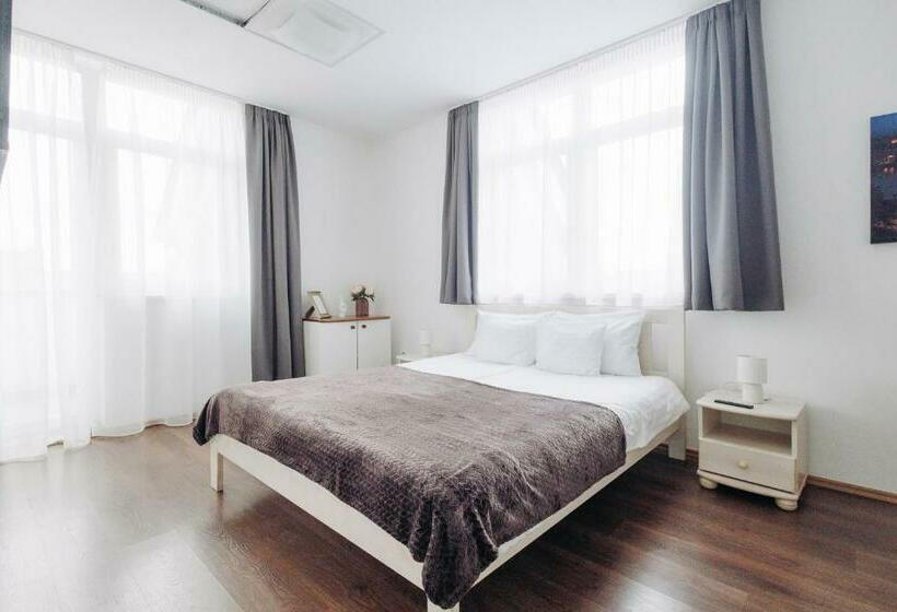 اتاق لوکس با چشمانداز شهر, Rooftop City Residence With Deep Garage