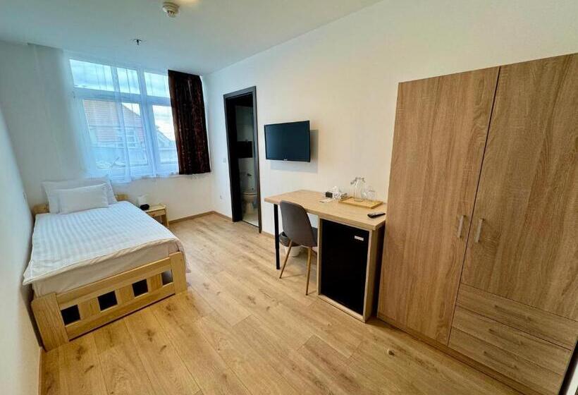 اتاق استاندارد یک نفره, Rooftop City Residence With Deep Garage