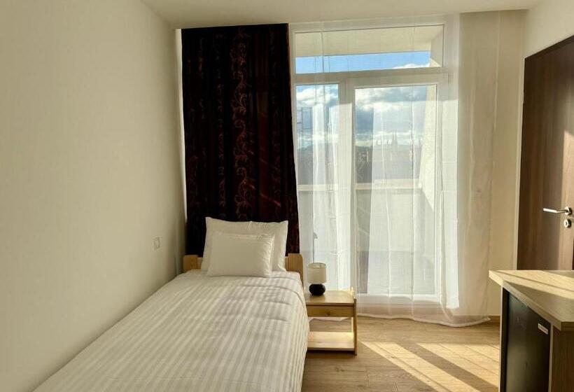 اتاق استاندارد یک نفره, Rooftop City Residence With Deep Garage