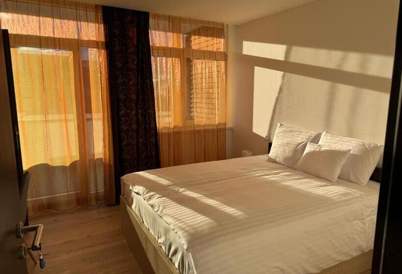 اتاق استاندارد با بالکن, Rooftop City Residence With Deep Garage