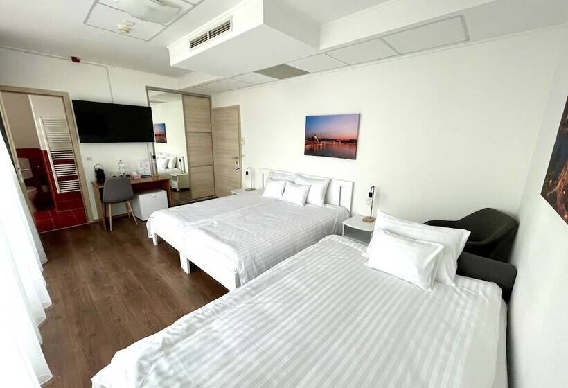 اتاق اجرایی, Rooftop City Residence With Deep Garage