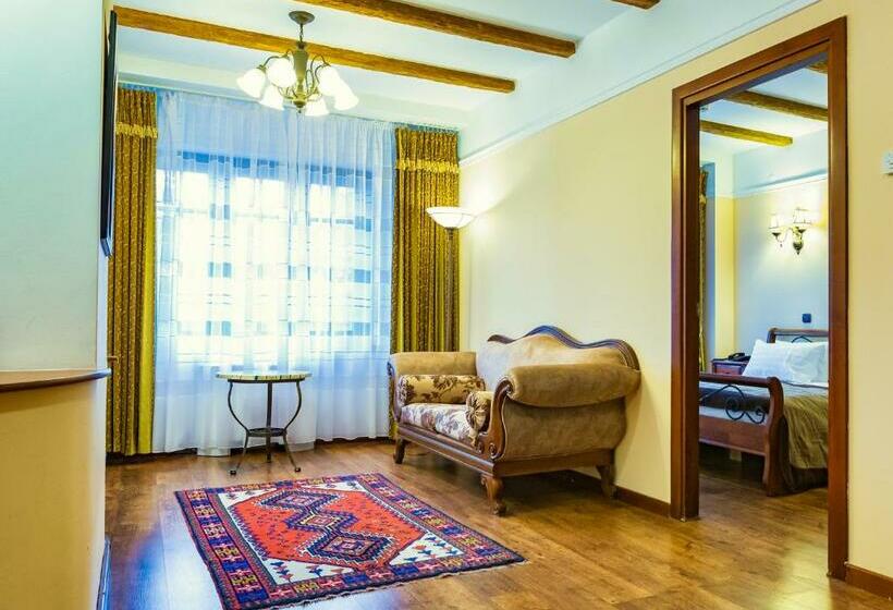 سوییت جونیور, Park Hotel Kokshetau