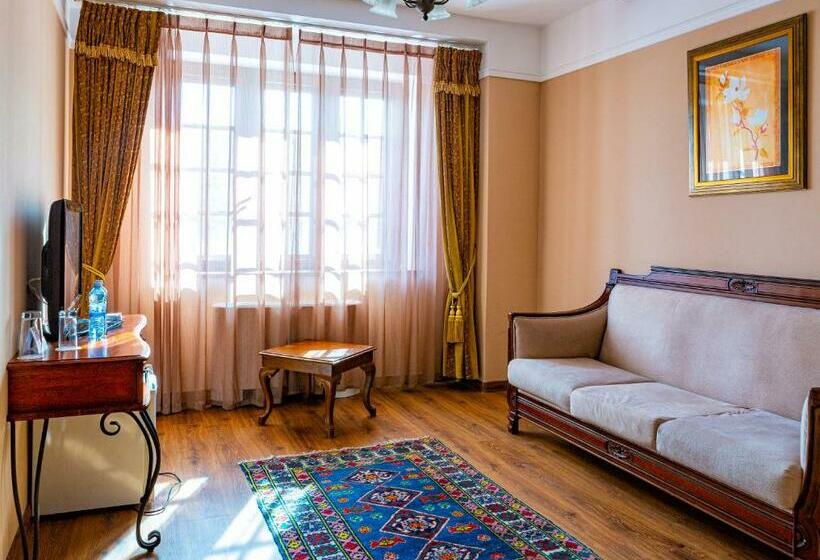 سوییت جونیور, Park Hotel Kokshetau