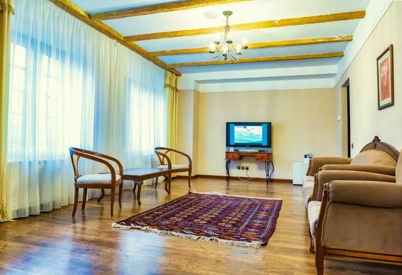 سوییت جونیور, Park Hotel Kokshetau