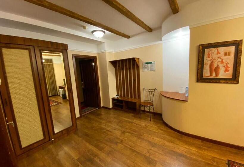 سوییت جونیور, Park Hotel Kokshetau