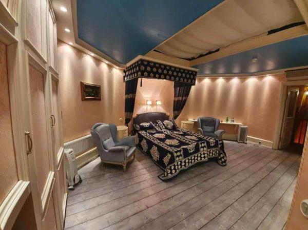 اتاق سوپریور, Laitse Castle