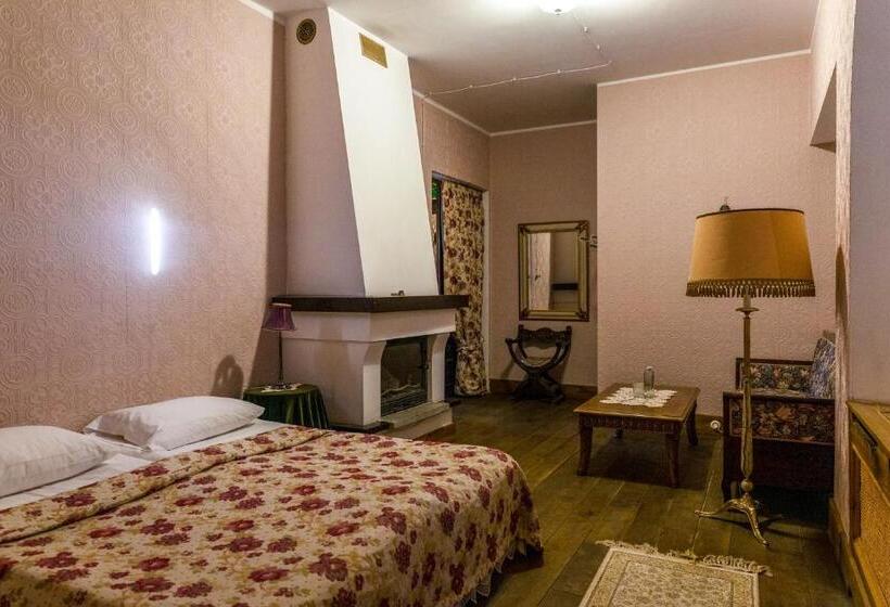 اتاق استاندارد, Laitse Castle