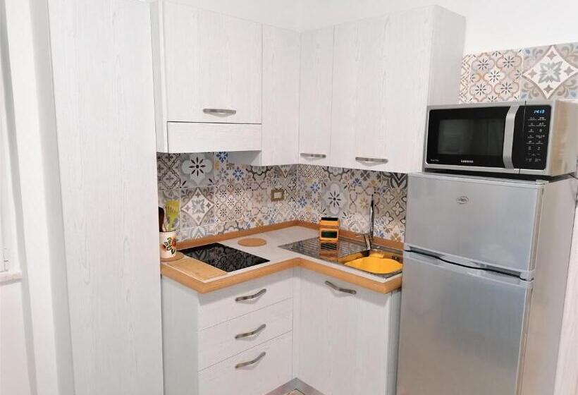 Студия Deluxe, Parco Dei Gerani Il Monolocale Studio