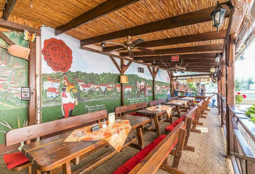 חדר סטנדרט לשלושה, Penzion San Marco   Pod Búdama