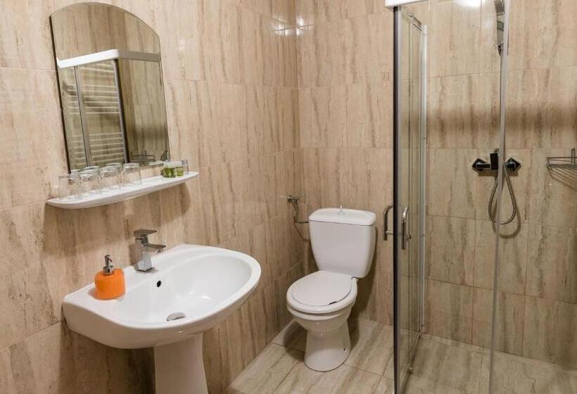 2 Bedroom Suite with Balcony, Pensiunea Casa Bunicilor