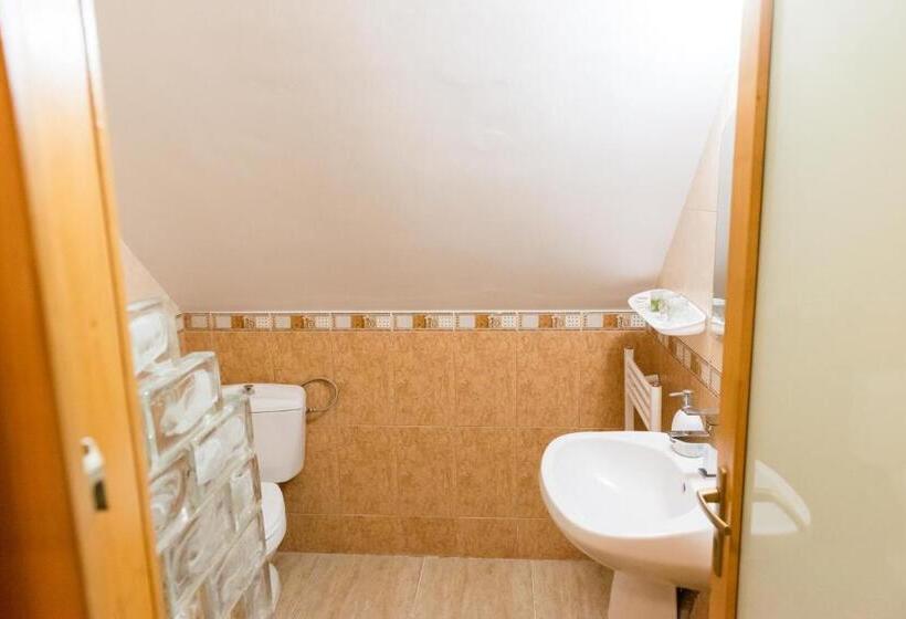 2 Bedroom Suite with Balcony, Pensiunea Casa Bunicilor