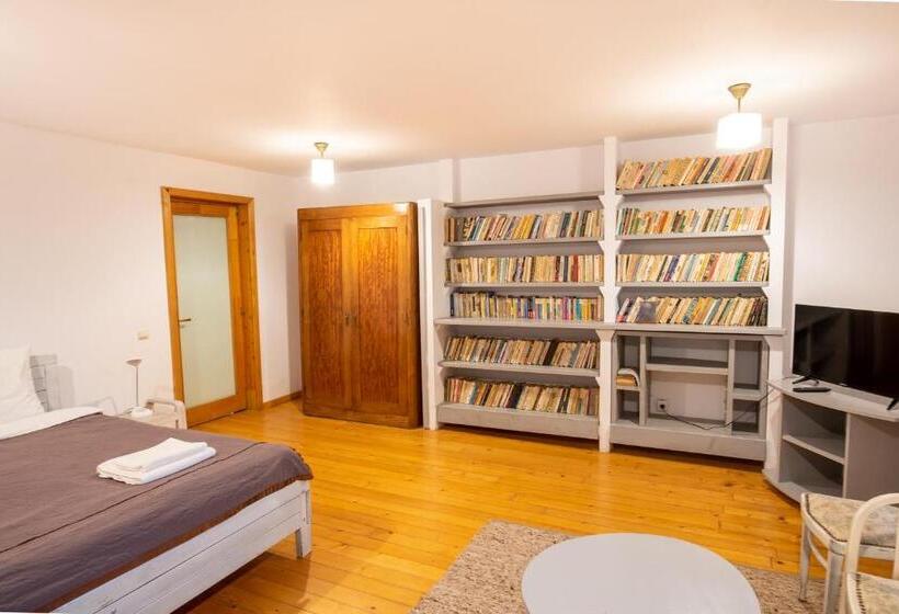 2 Bedroom Suite with Balcony, Pensiunea Casa Bunicilor