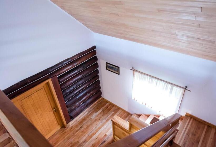 2 Bedroom Suite with Balcony, Pensiunea Casa Bunicilor