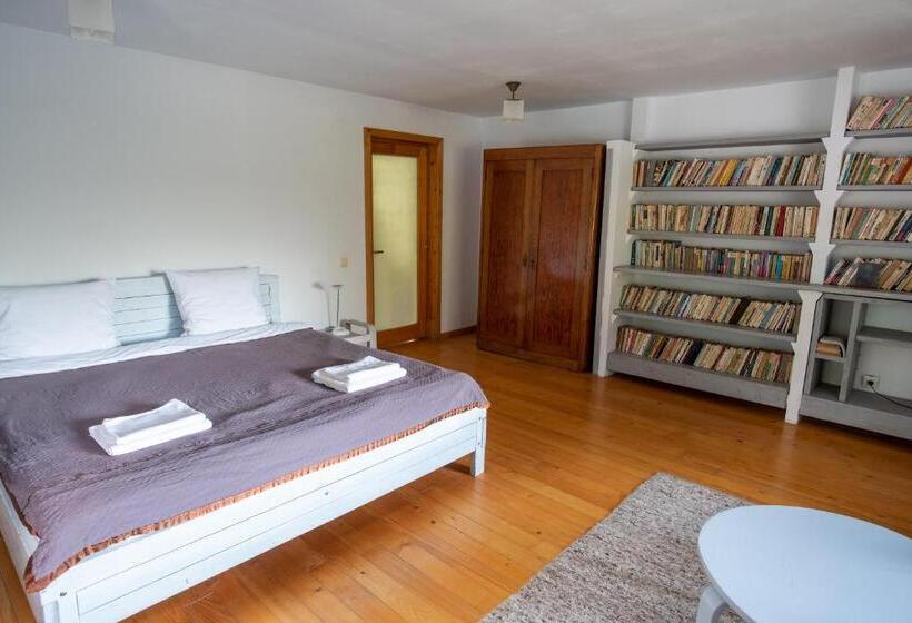 2 Bedroom Suite with Balcony, Pensiunea Casa Bunicilor