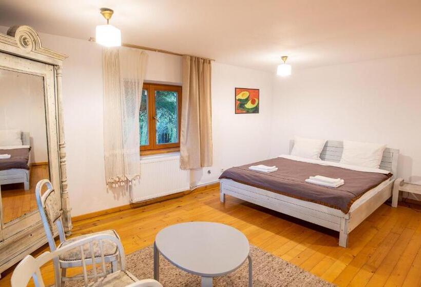 2 Bedroom Suite with Balcony, Pensiunea Casa Bunicilor