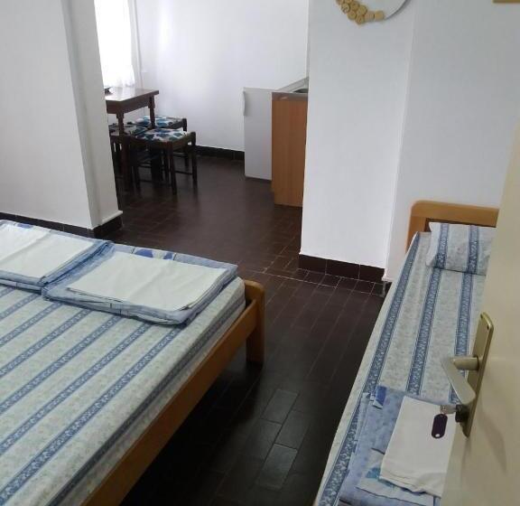 استودیو خانوادگی, Apartmani Sara