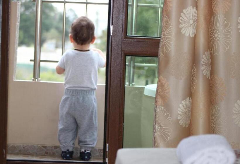 Четырехместный Номер Классик, Tangra Guest House