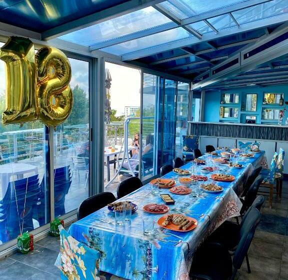 Habitació Triple Estàndard, Villa Jackie