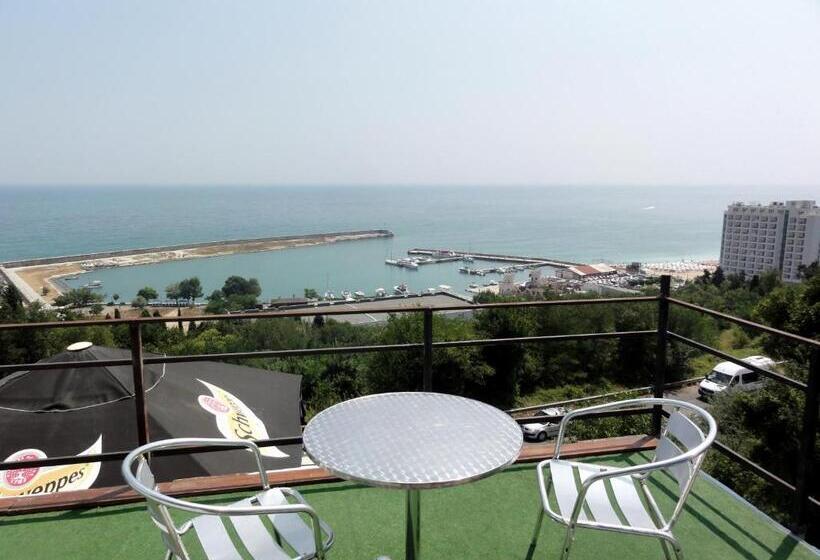 Estudi Estàndard Vista Mar, Villa Jackie