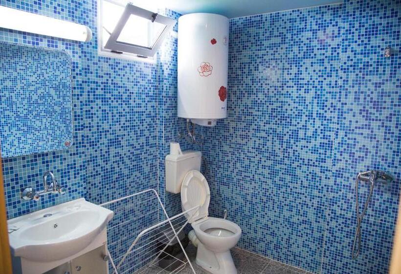 Habitació Triple Estàndard amb Vistes, Villa Jackie