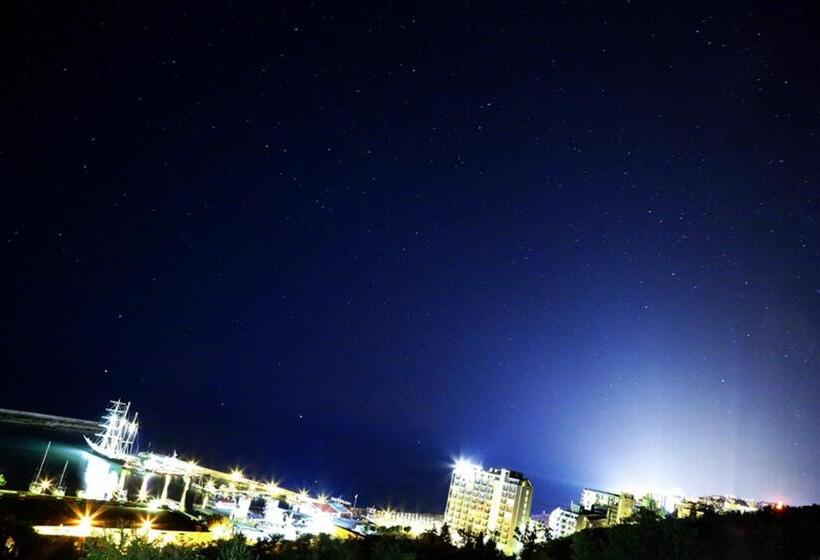 Habitació Triple Estàndard amb Vistes, Villa Jackie