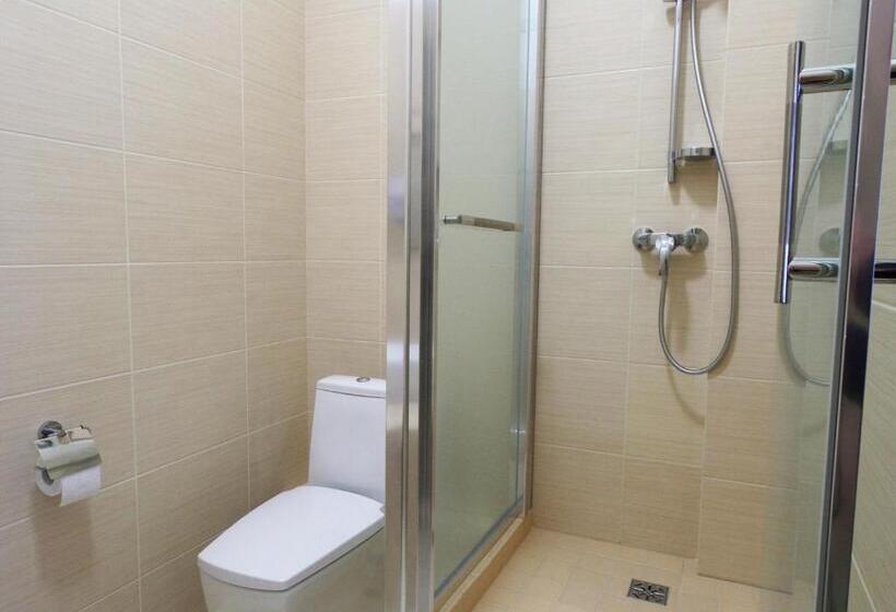 اتاق عادی, New Life