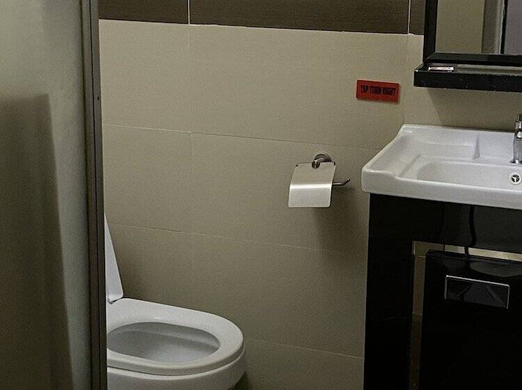 اتاق سوپریور, Crown Palace Inn