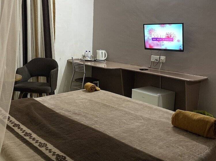 اتاق سوپریور, Crown Palace Inn