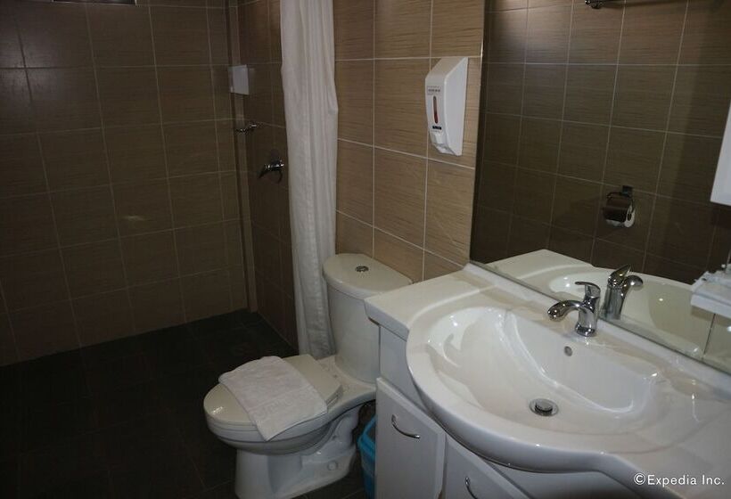 اتاق لوکس سه تخته, Discover Boracay