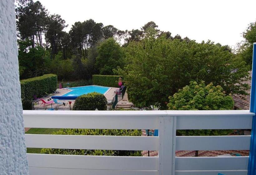 스탠다드 트리플 룸, Du Porge