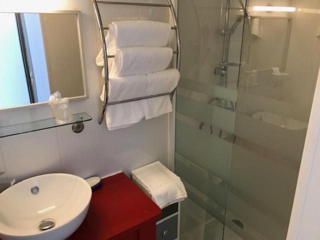 스탠다드 스튜디오 (테라스구비), Du Porge