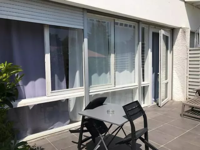 Standard-studio Terassi, Du Porge