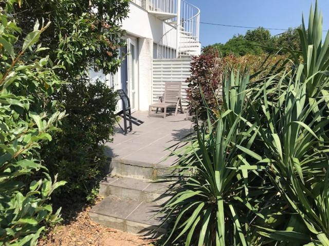 스탠다드 스튜디오 (테라스구비), Du Porge