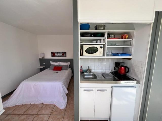 스탠다드 스튜디오 (테라스구비), Du Porge