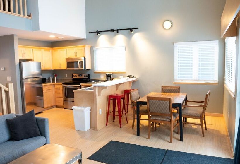 كابينة, Eddy's Resort