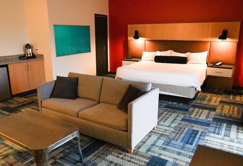 جناح جونيور مطل علي البحيرة, Eddy's Resort