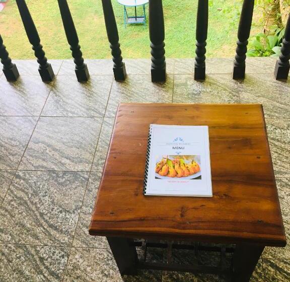 Номер Deluxe Вид на Море с Балконом, Ocean View