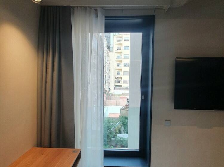Camera Standard, Ohla Eixample