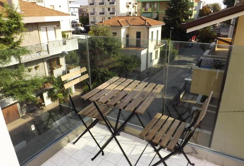 استودیوی استاندارد, Residence Albachiara