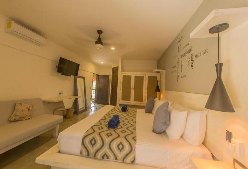 جناح مطلّ علي الحديقة, Luna De Plata