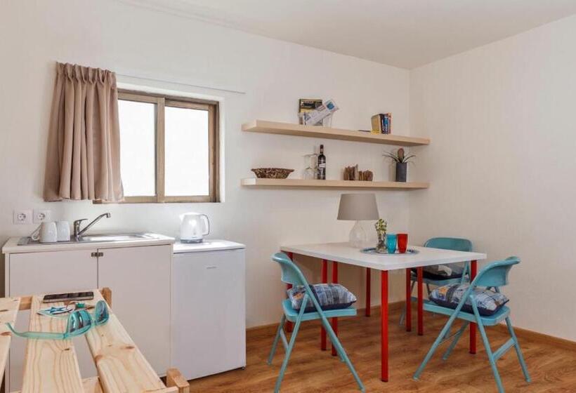 浴室共有シングルベーシックルーム, Stay Rhodes Hostel & Bar