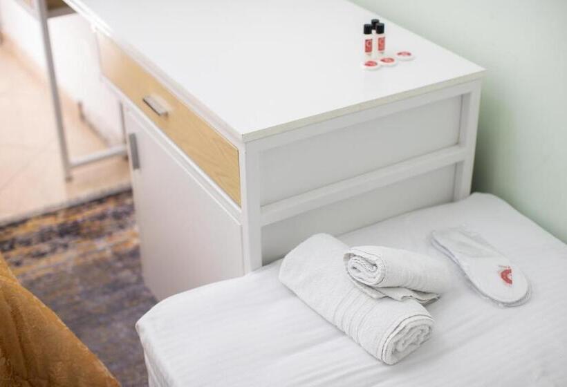 חדר סטנדרט לשלושה, Vila Sanremo