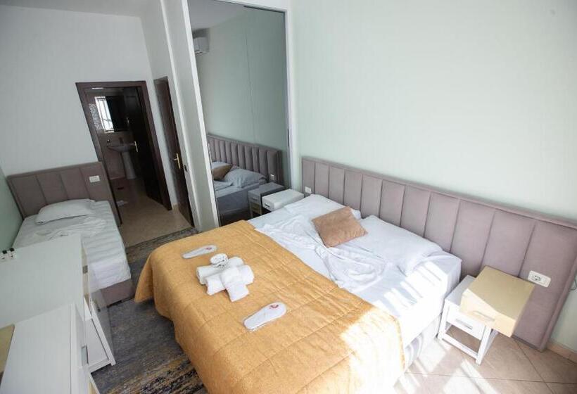 חדר סטנדרט לשלושה, Vila Sanremo