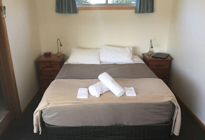 חדר משפחתי, Mountain View Motel