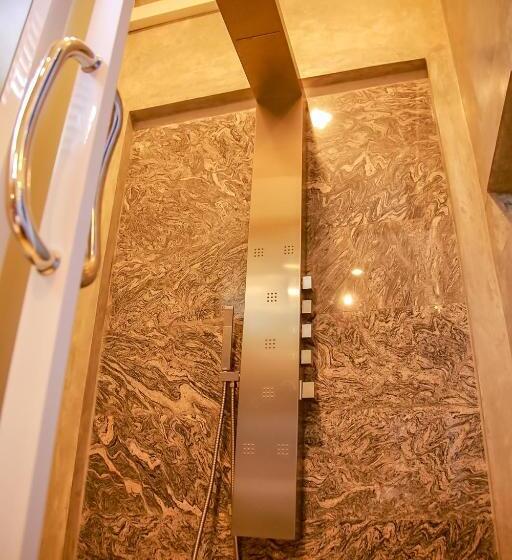 패밀리 스위트, Morning Star